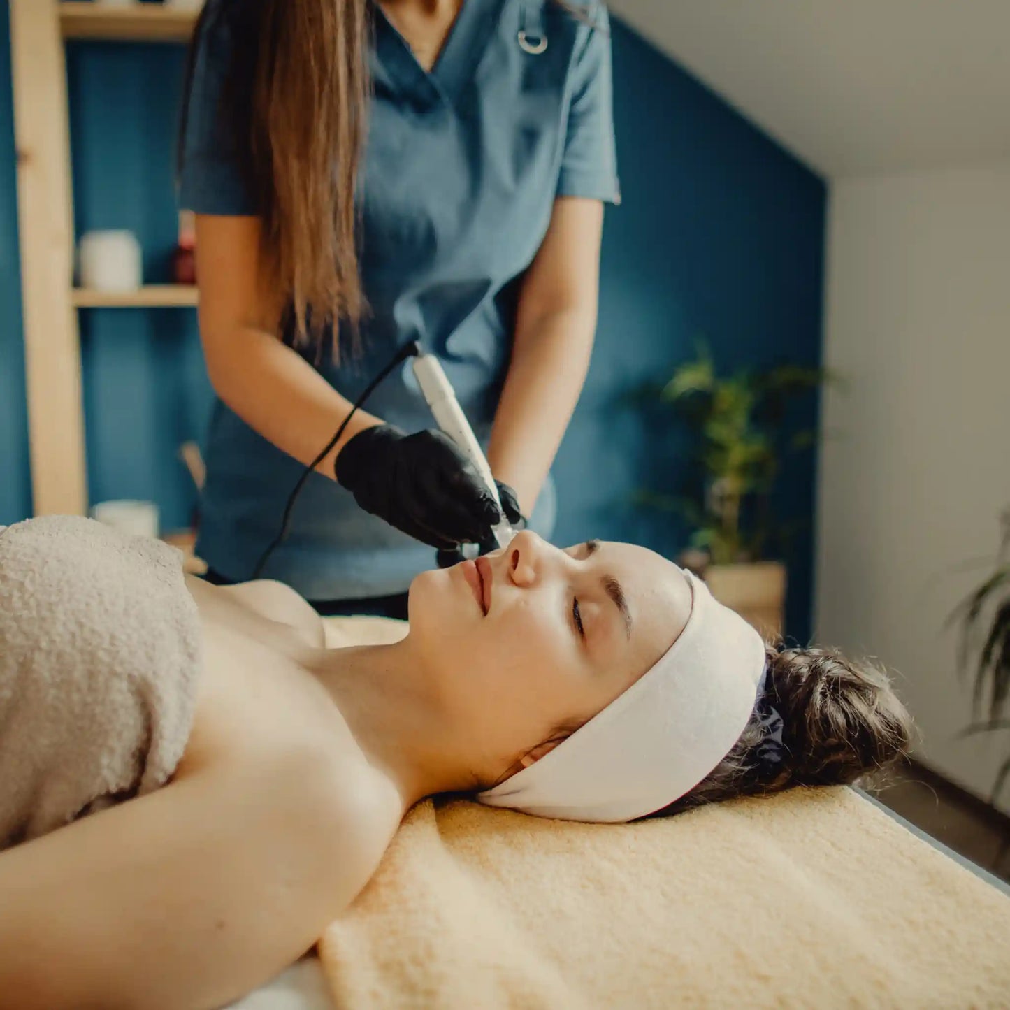 Microcurrent facial treatment for face and décolleté to tone and lift skin at Modern Radiance Oregon spa.
